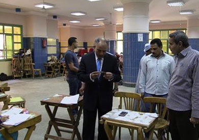رئيس جامعة سوهاج يتفقد امتحانات التعليم المفتوح